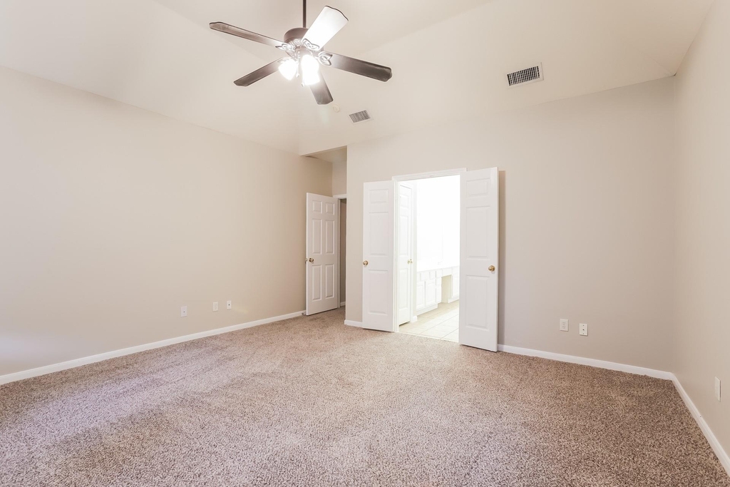 12210 Lakewood Valley Court - Photo 8