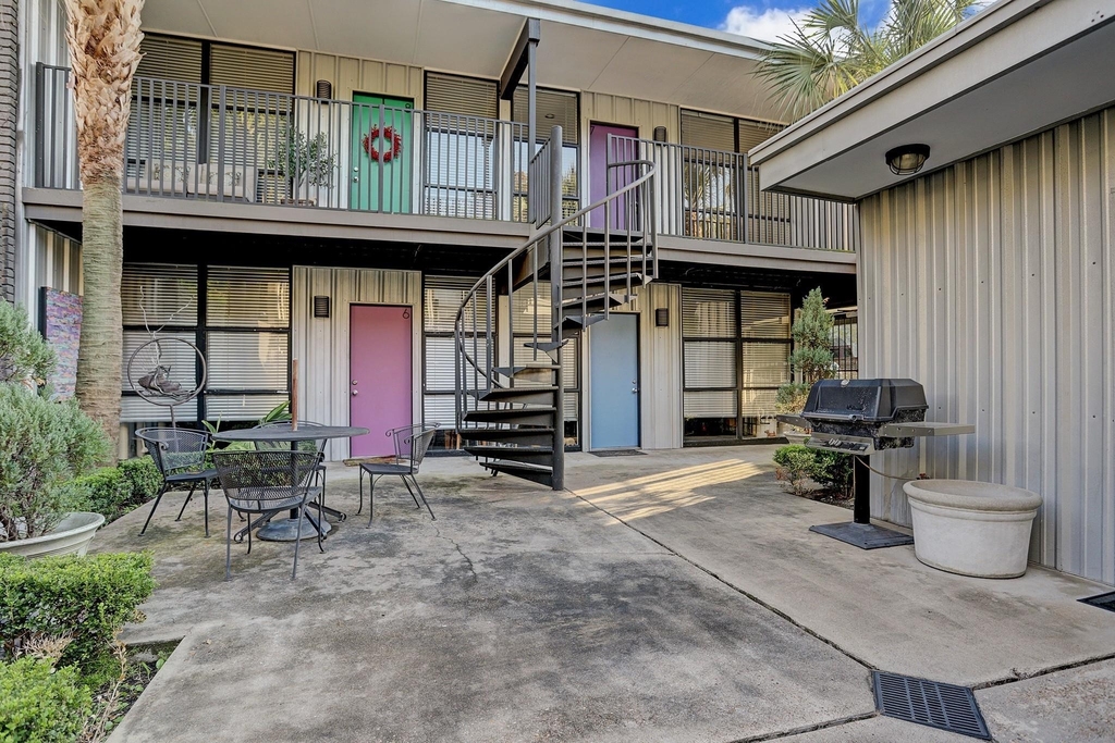1901 Whitney Street - Photo 9