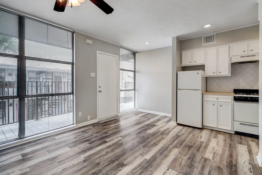 1901 Whitney Street - Photo 0