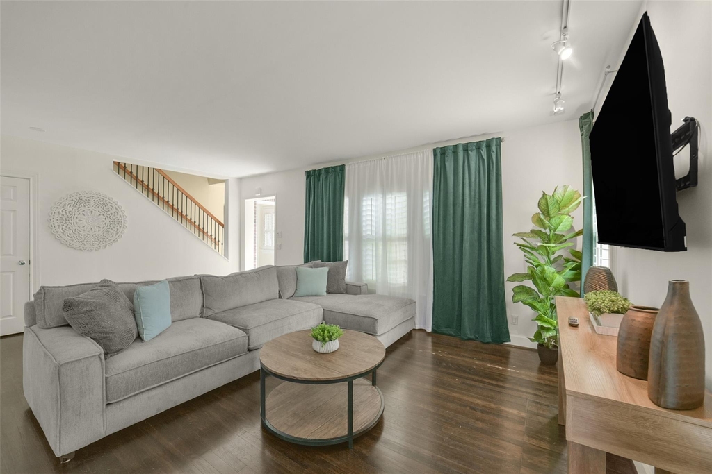 1919 W Mckinney Street - Photo 1