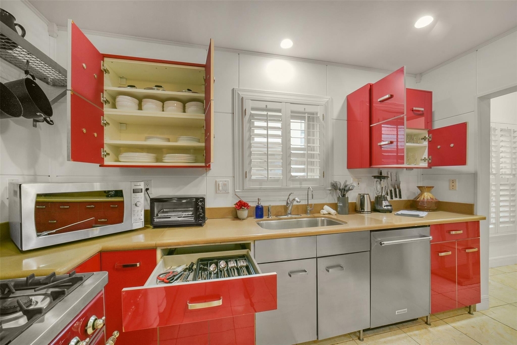 1919 W Mckinney Street - Photo 12
