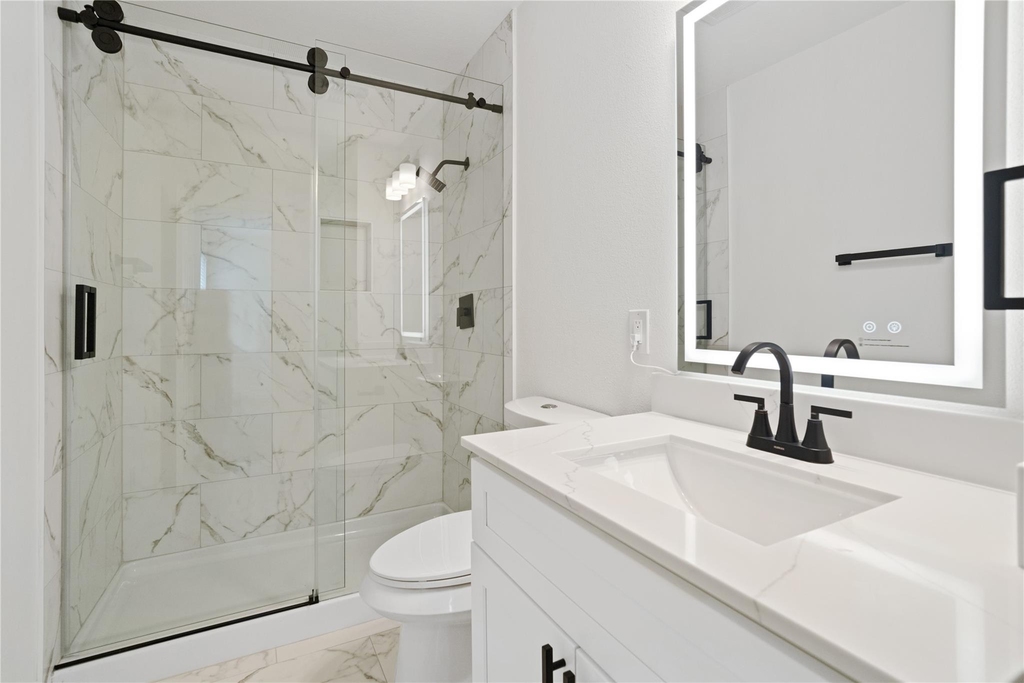 21611 Manitou Falls Lane - Photo 19