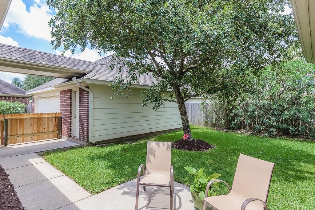 3208 Sumac Drive - Photo 3