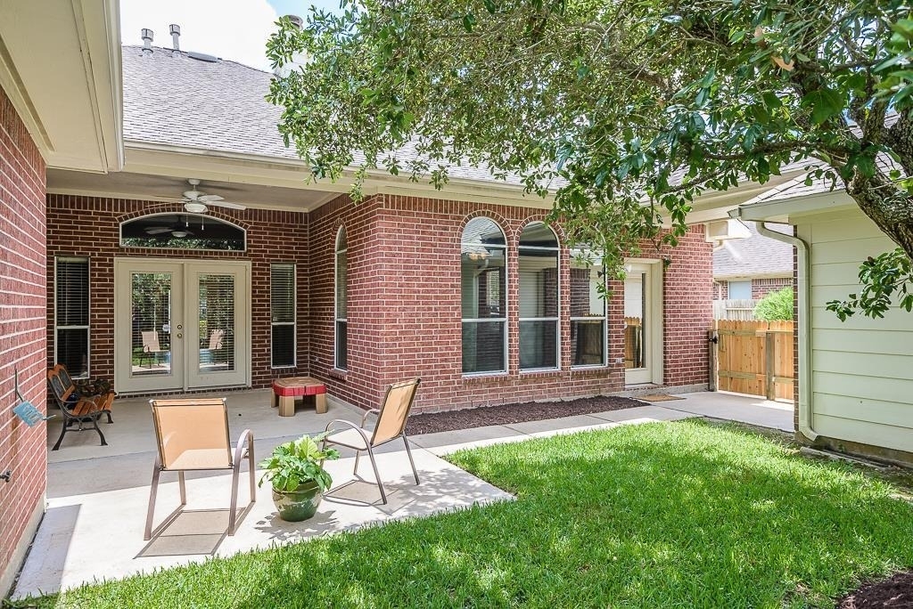 3208 Sumac Drive - Photo 2
