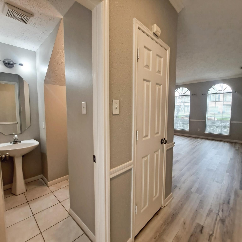 1365 El Camino Village Drive - Photo 4