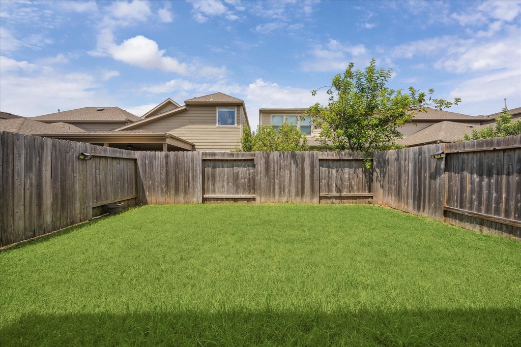 1817 Agoura Hills Dr - Photo 14