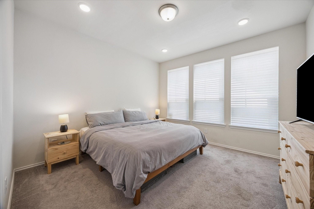 1817 Agoura Hills Dr - Photo 9