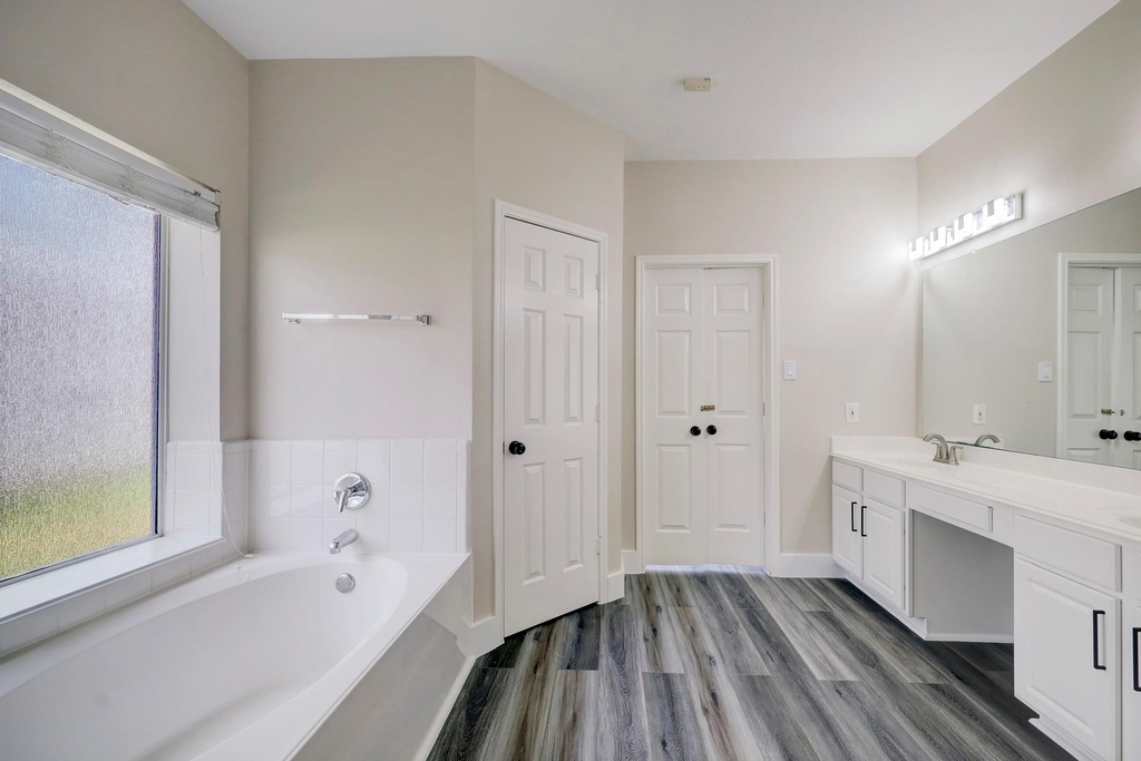 4615 Russett Lane - Photo 17