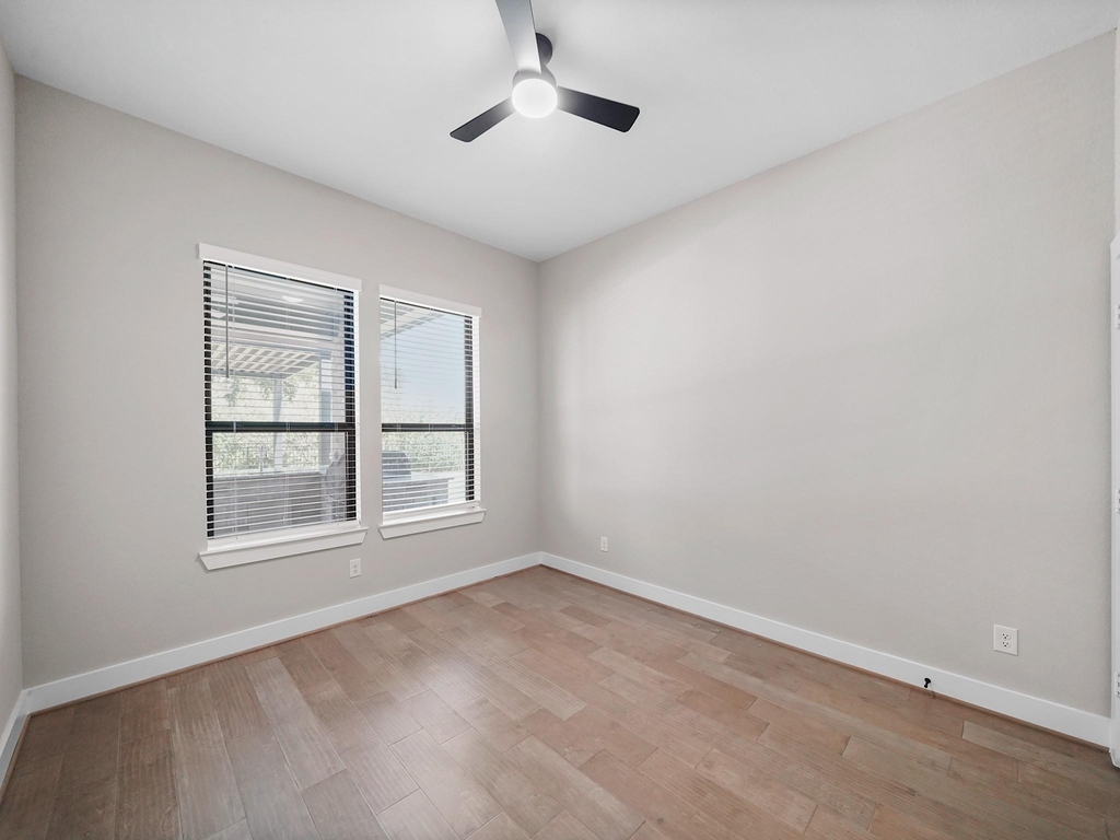 30214 Crossfield Court - Photo 21