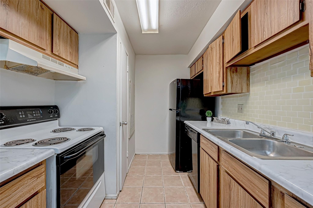 8201 Richmond Avenue - Photo 13