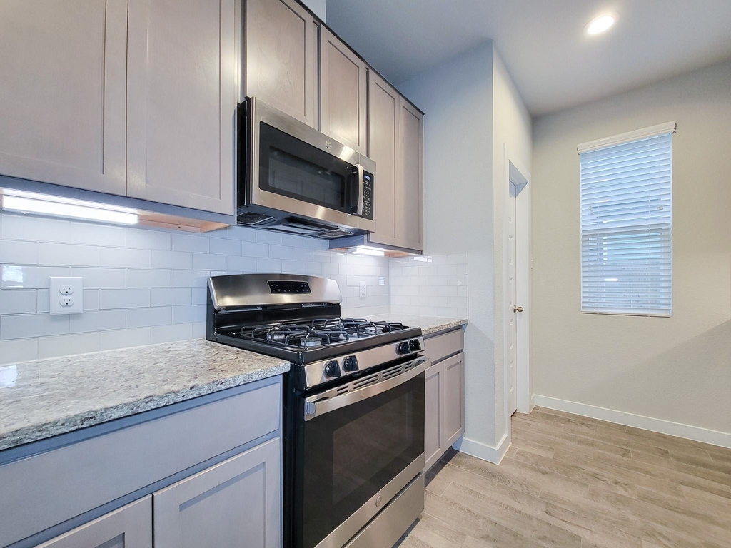 2719 Oakleaf Ash Lane - Photo 17