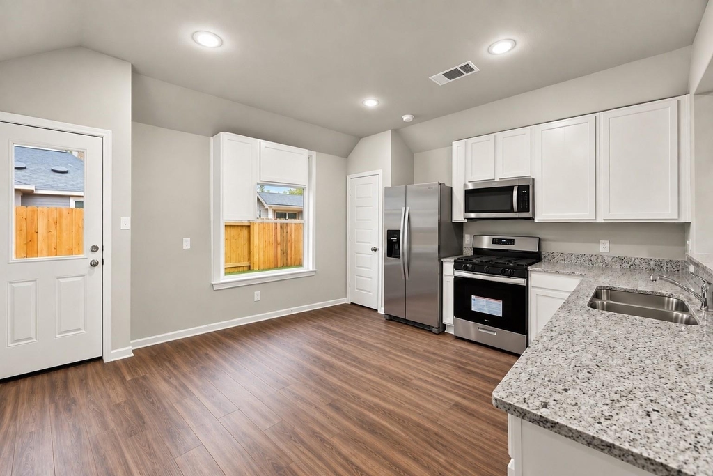 1392 Mount Blanc Path - Photo 9