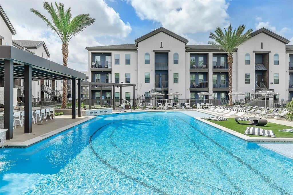 698 Basilica Bay - Photo 0