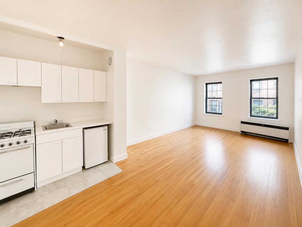 398 East 52nd Street - Photo 1
