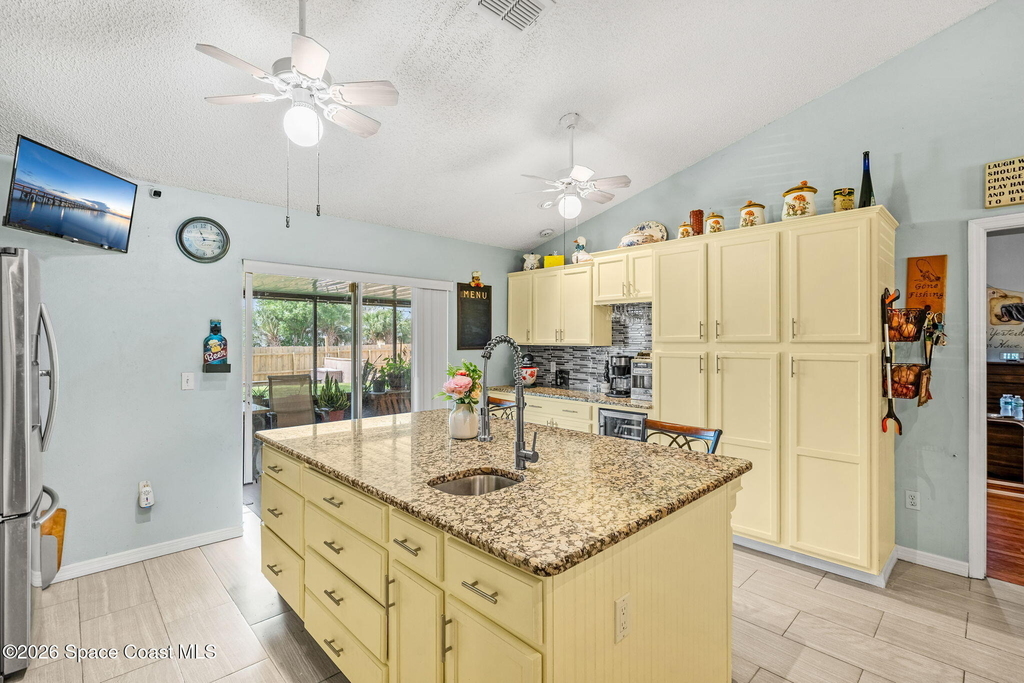 249 Mcclain Drive E - Photo 4