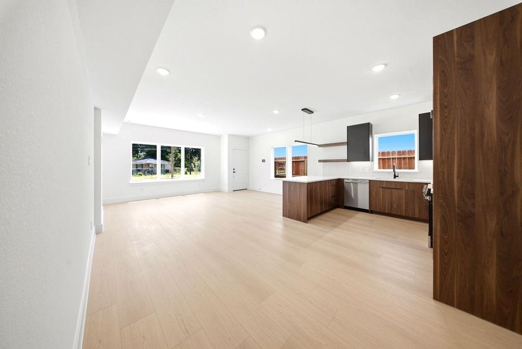 7417 Charlie Street - Photo 5