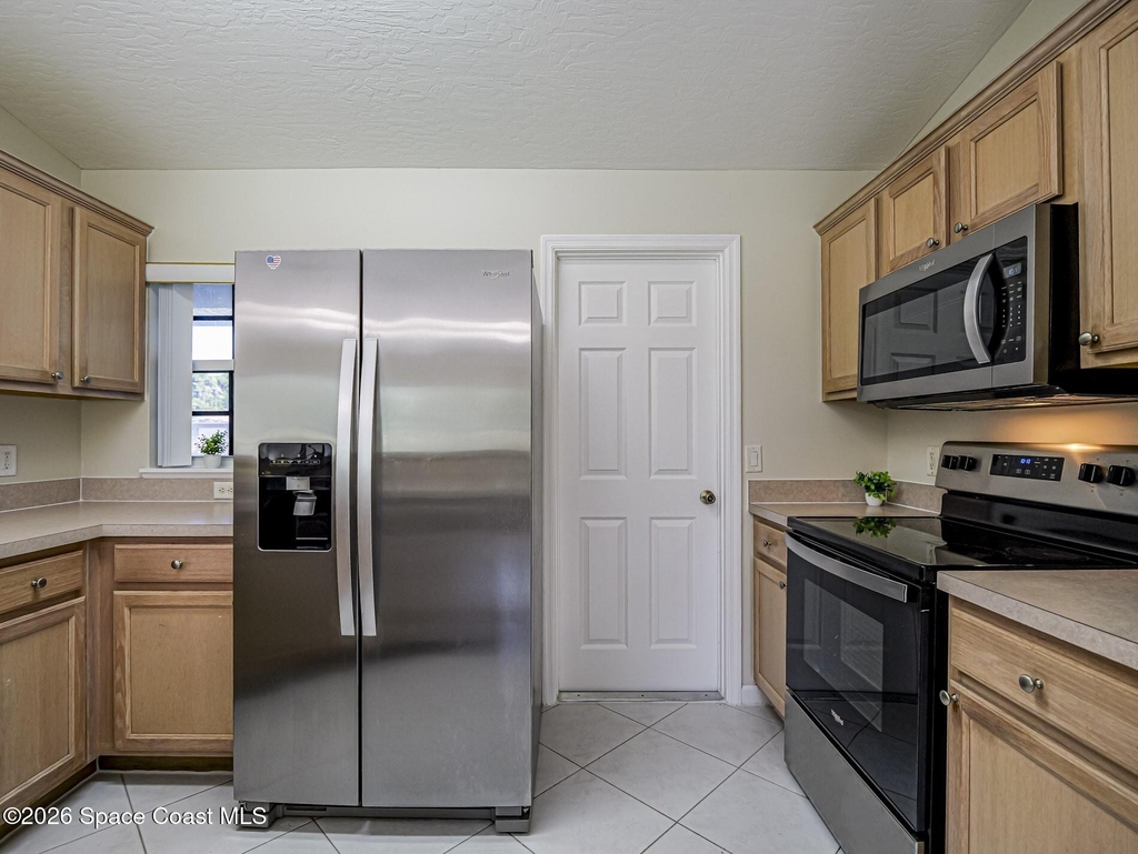745 18th Street Sw - Photo 13