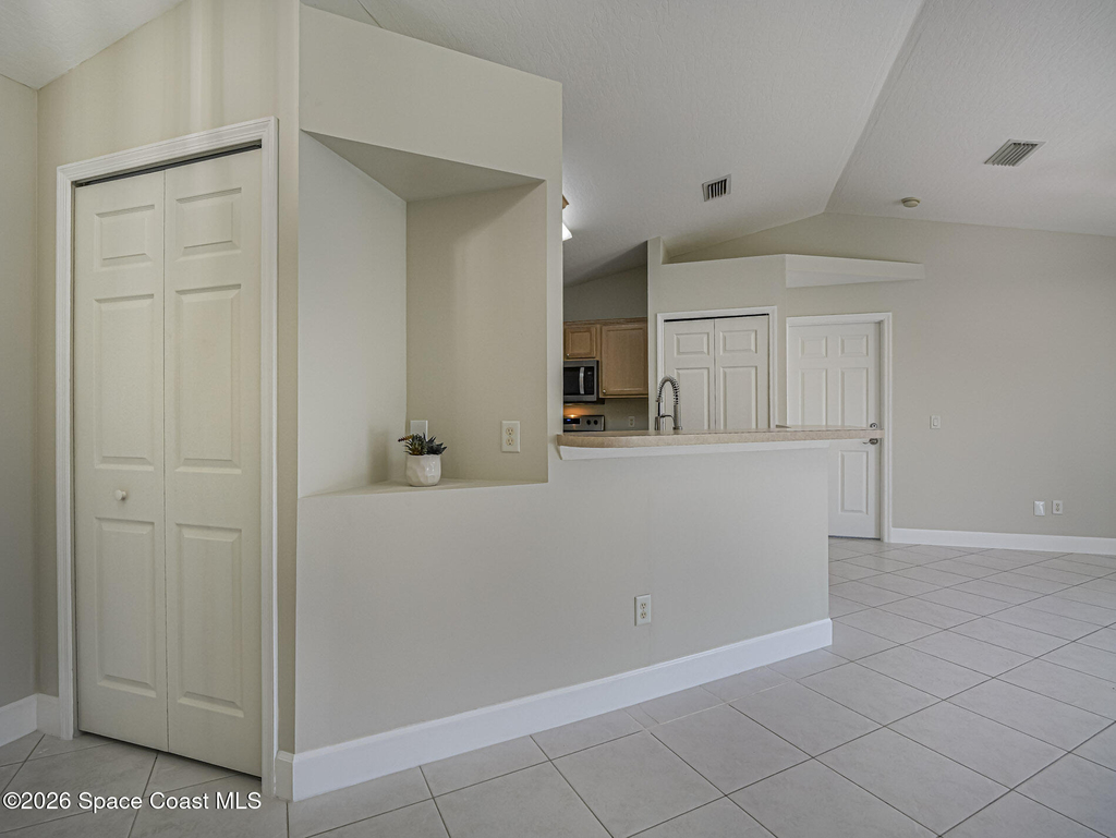745 18th Street Sw - Photo 10