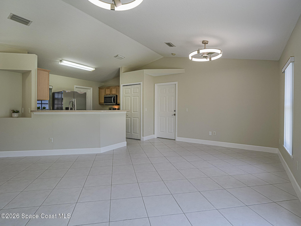 745 18th Street Sw - Photo 9