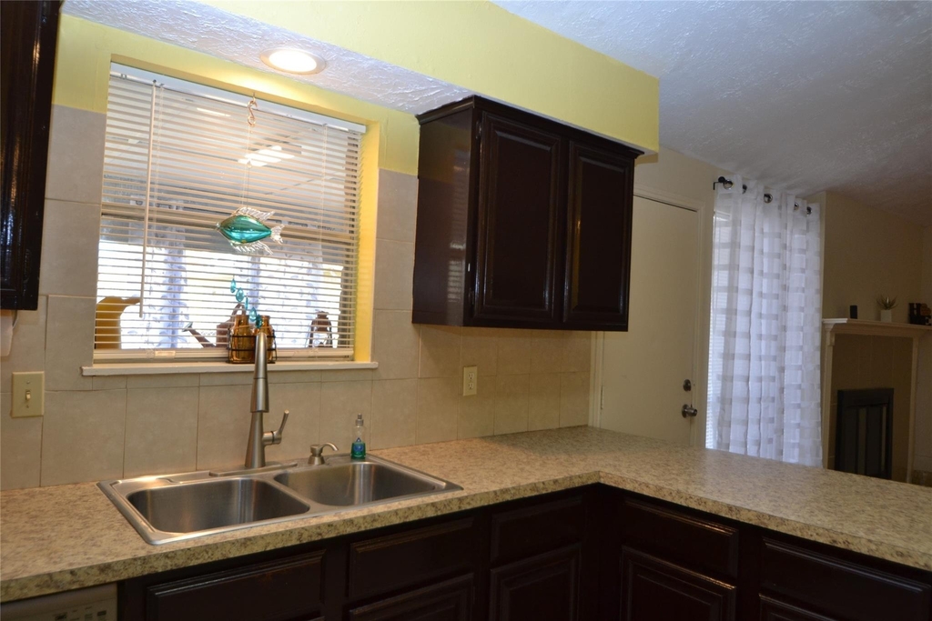 7014 Dickson Way - Photo 17