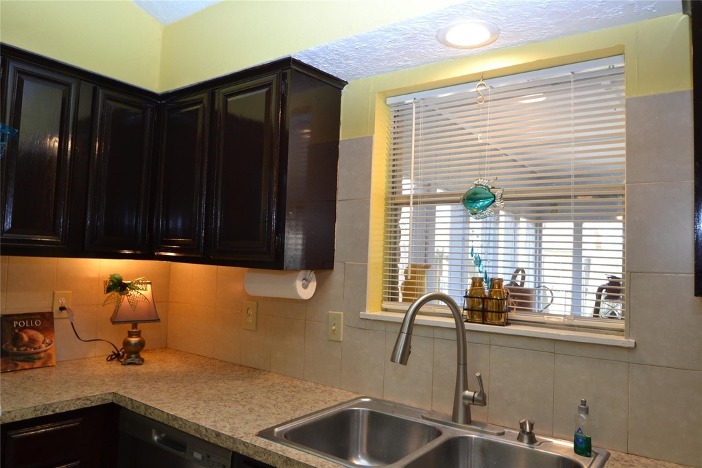 7014 Dickson Way - Photo 10