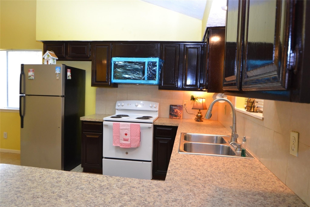 7014 Dickson Way - Photo 14