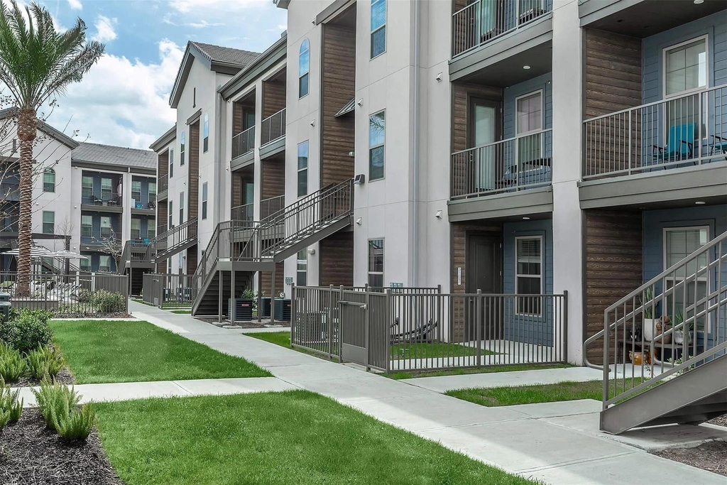 698 Basilica Bay - Photo 4