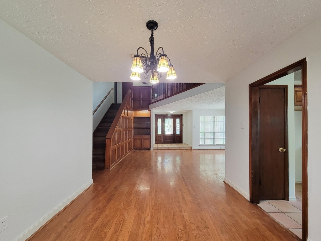2030 Creek Valley Lane - Photo 18