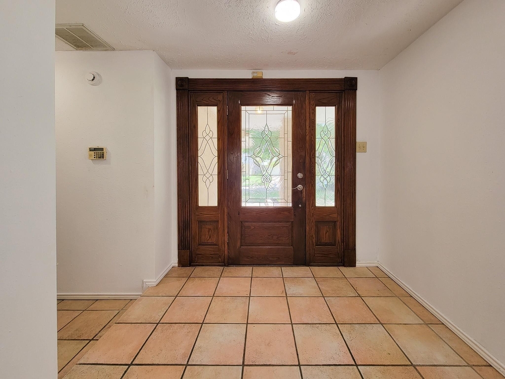2030 Creek Valley Lane - Photo 8