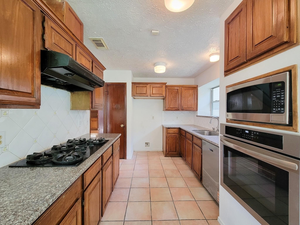 2030 Creek Valley Lane - Photo 20