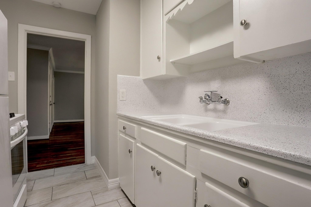 2316 Hazard Street - Photo 6