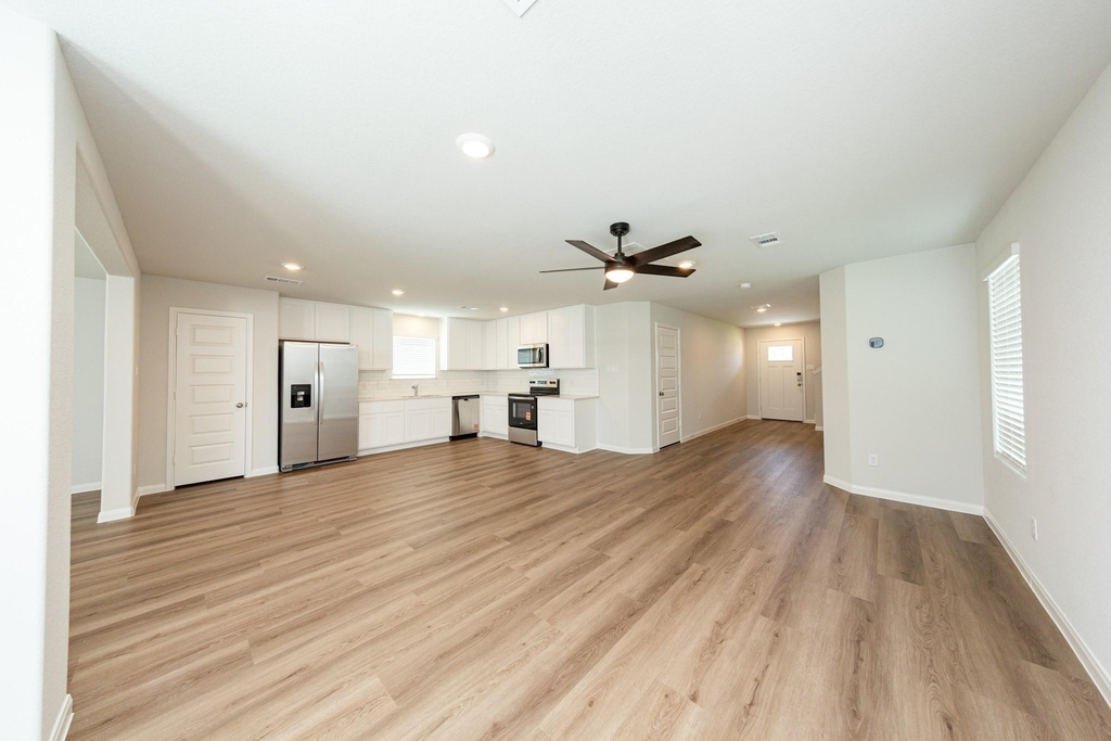 22823 American Kestrel Court - Photo 4