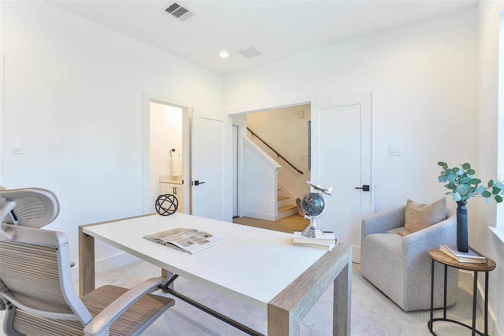 1016 W 15th 1/2 Street - Photo 5
