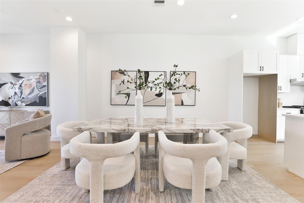 1016 W 15th 1/2 Street - Photo 17