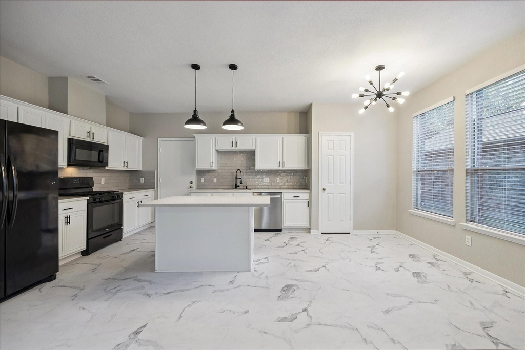 2218 Winding Hollow Drive - Photo 3