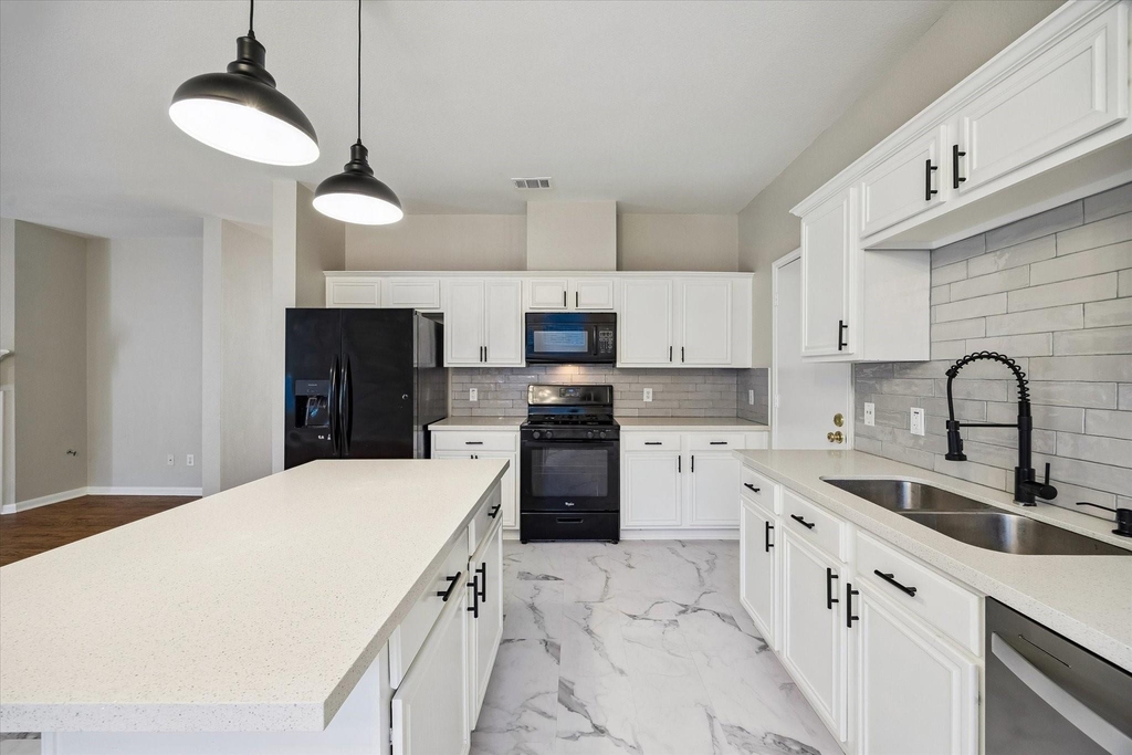2218 Winding Hollow Drive - Photo 4
