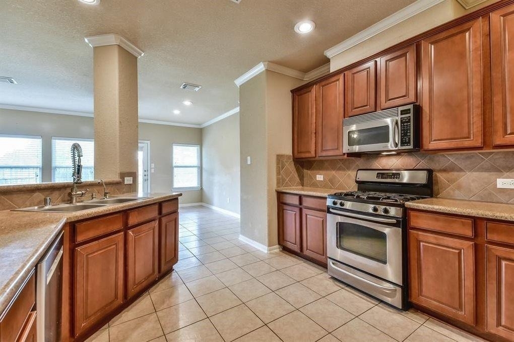 4402 Greenwood Trace Lane - Photo 6