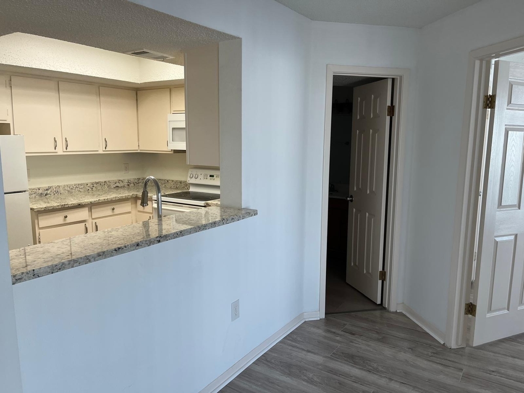 2816 S Bartell Drive - Photo 8