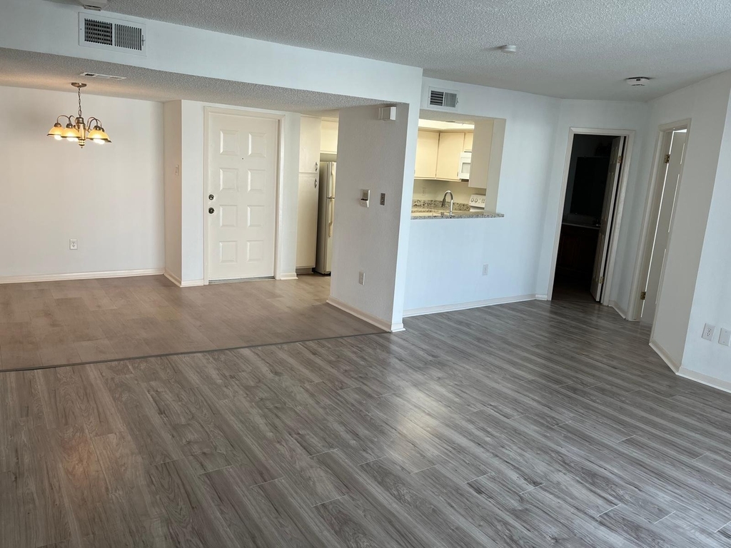 2816 S Bartell Drive - Photo 4