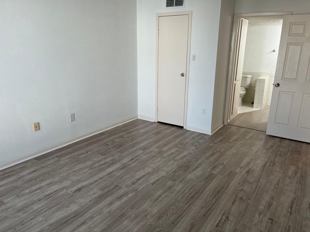 2816 S Bartell Drive - Photo 16