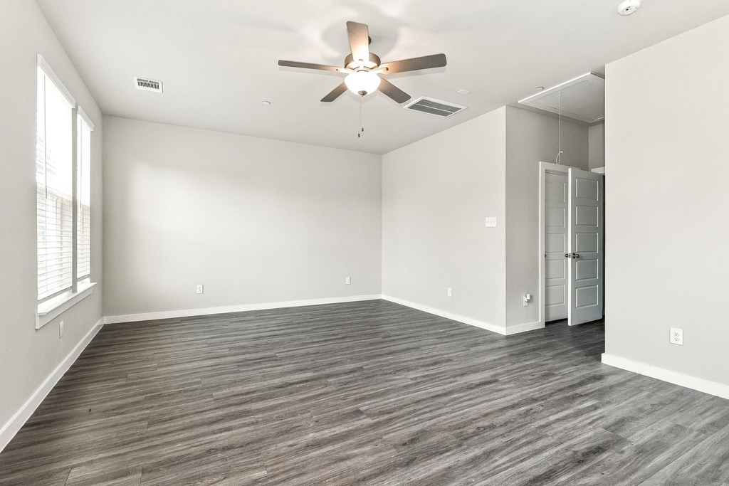 313 N Centro Circle - Photo 8