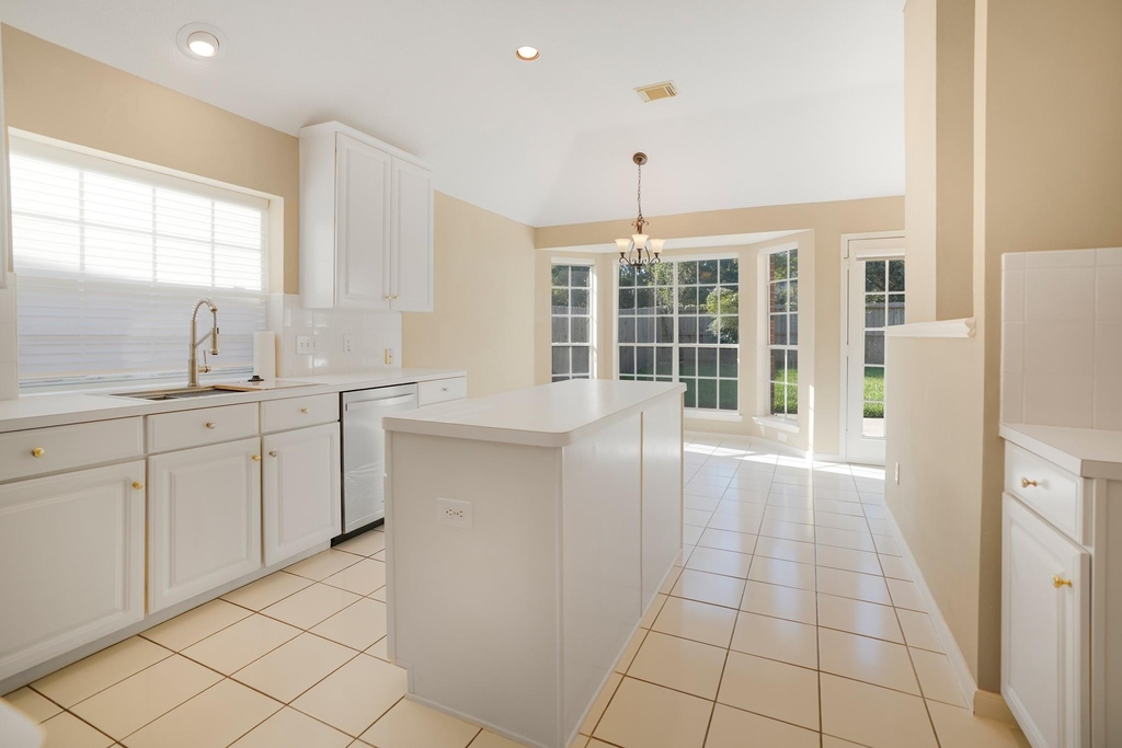 1602 Summer Rain Drive - Photo 15