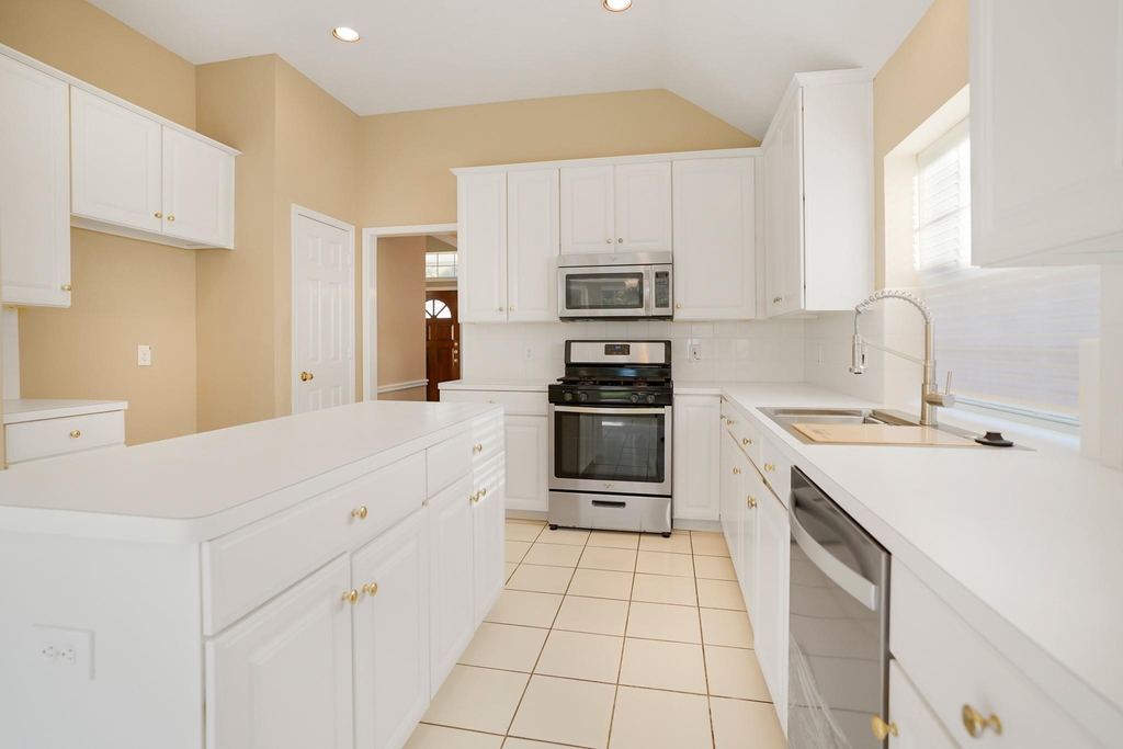 1602 Summer Rain Drive - Photo 14