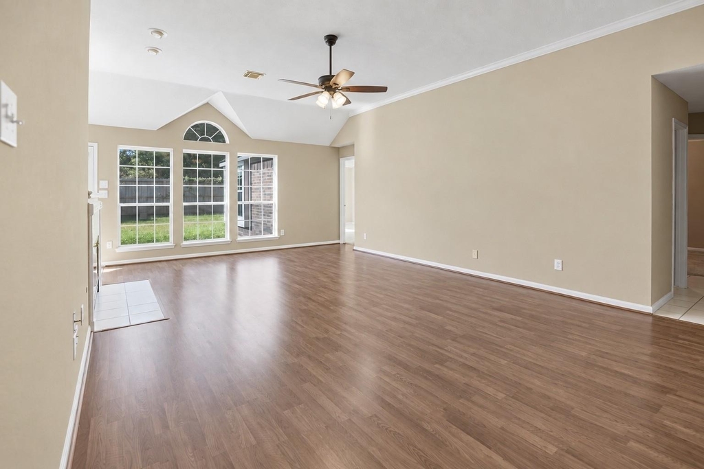 1602 Summer Rain Drive - Photo 6