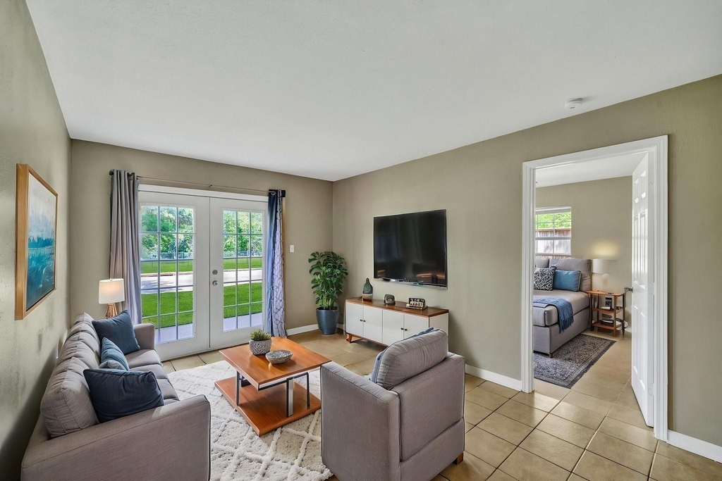770 Memorial Mews Street - Photo 16