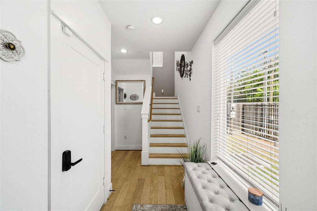 2502 Tuam Street - Photo 4