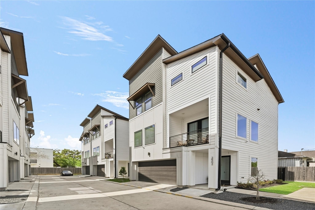 2502 Tuam Street - Photo 29
