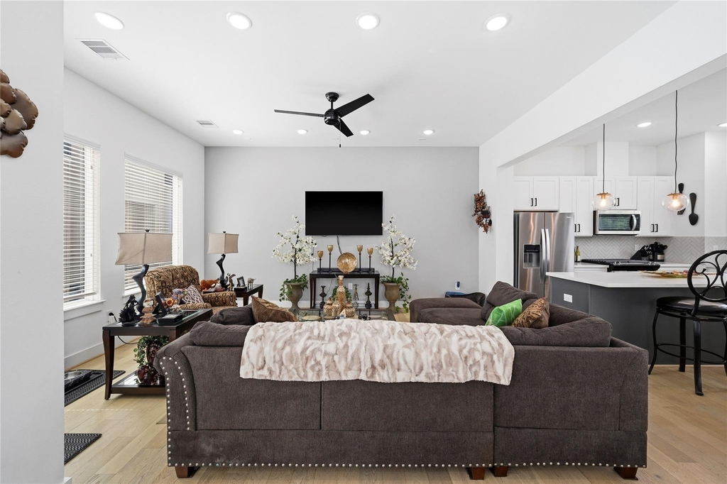 2502 Tuam Street - Photo 8