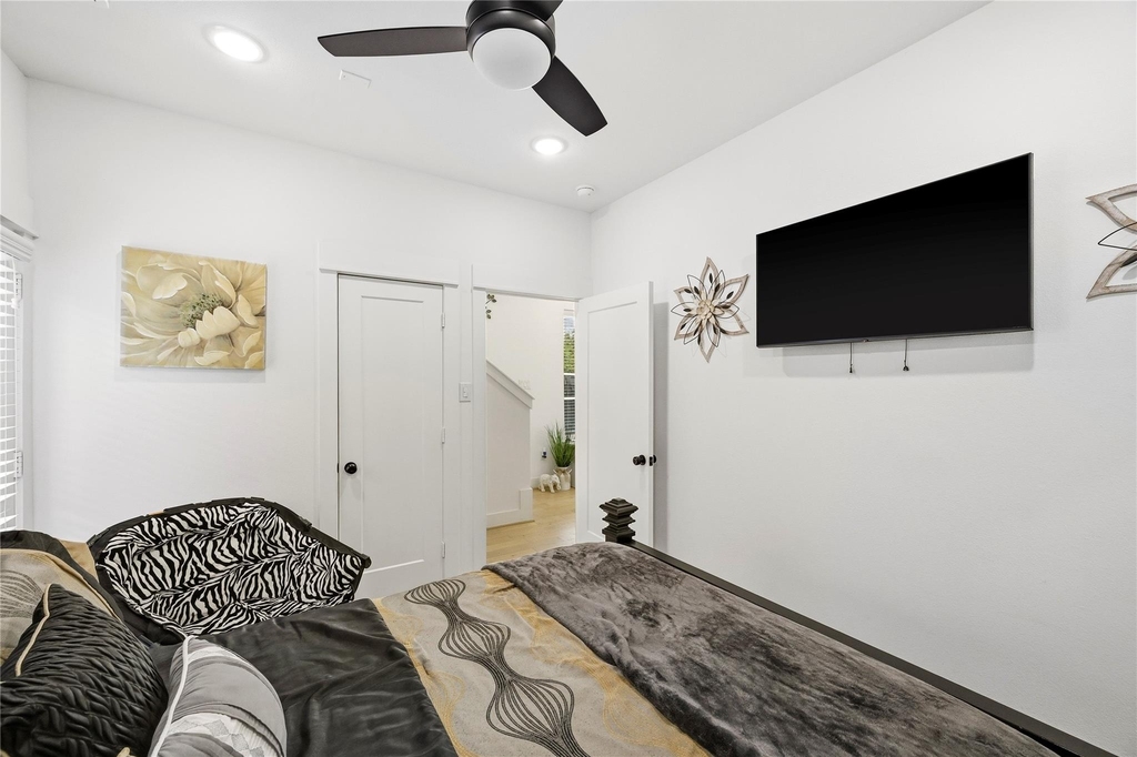 2502 Tuam Street - Photo 7