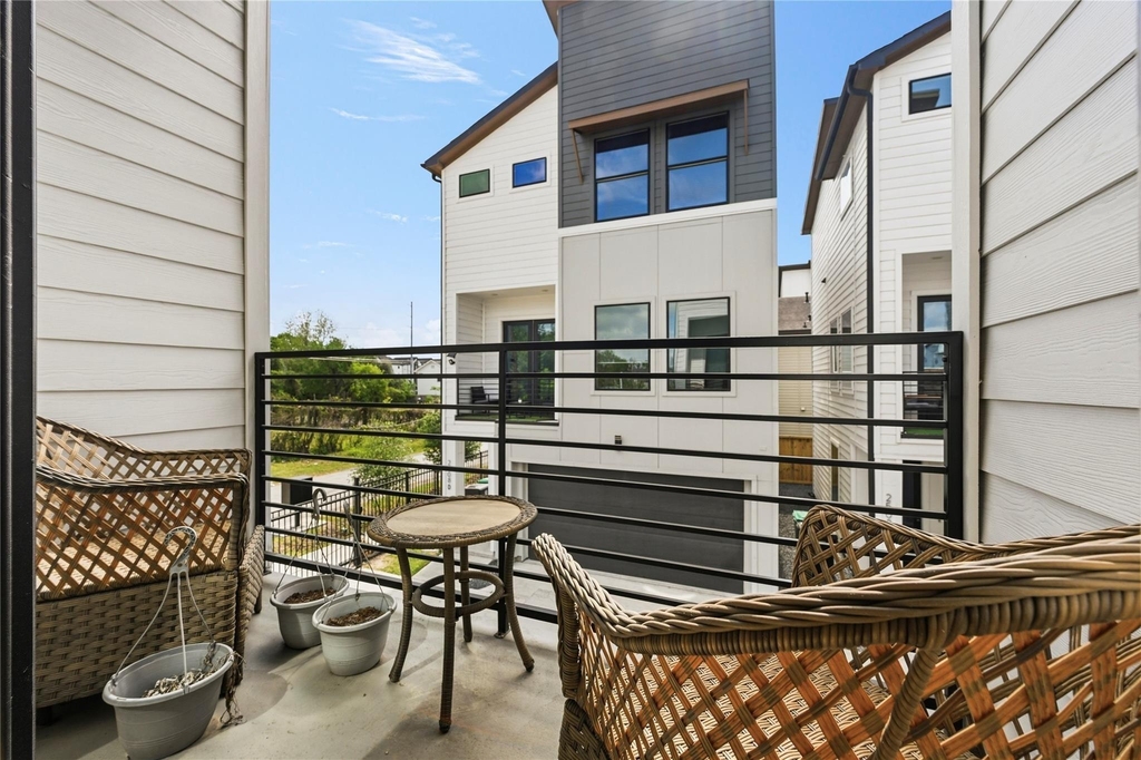2502 Tuam Street - Photo 7
